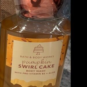 Bath and Bodyworks Pumpkin 🎃 Swirl Cake  Newest Product Set Gift Set Combo